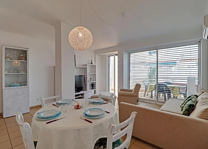 Downtown By Homing Apartamento